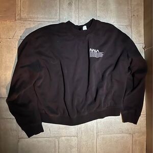 H&M Divided black crewneck sweatshirt featuring a NASA graphic size XLarge